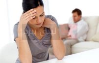 worried woman couple 11091902