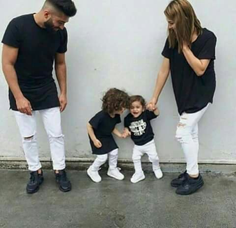 وام وطفلهما