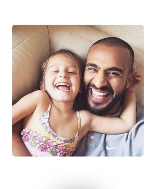 الاب وبنته