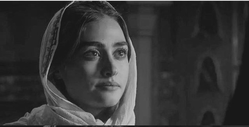 الممثلة esra bilgiç