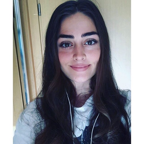 ممثلة دور زوجة ارطغرل 4