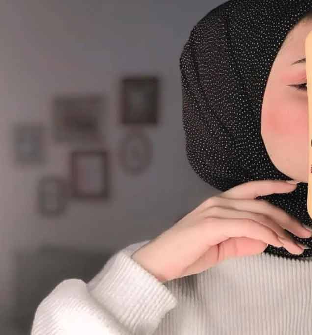 بنت تصور نفسها