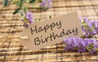 اجمل كلام في عيد ميلاد صديق يلامس القلب 3 friends birthday celebration candles