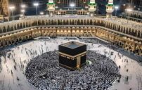 فضل الدعاء أثناء الطواف حول الكعبة وأجمل الأدعية 3 Muslims performing tawaf around Kaaba