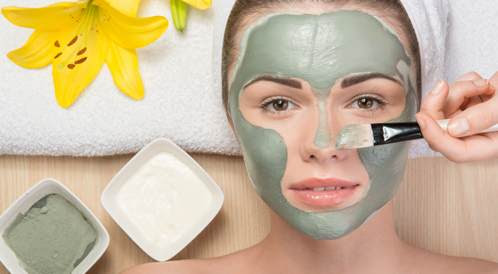ماسكات للوجه والجسم في البيت: وصفات سهلة لبشرة أنعم ونضرة 1 natural skincare mask ingredients
