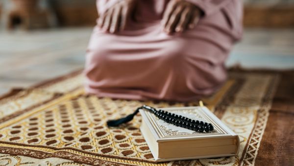 دعاء اليوم الرابع من رمضان مكتوب وأفضل الأعمال 1 ramadan prayer quran mosque night