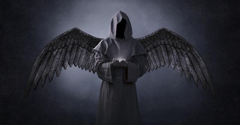 تعبير عن الموت: معنى الرحيل وأثره في القلب والحياة 1 sunset silhouette reflection life death